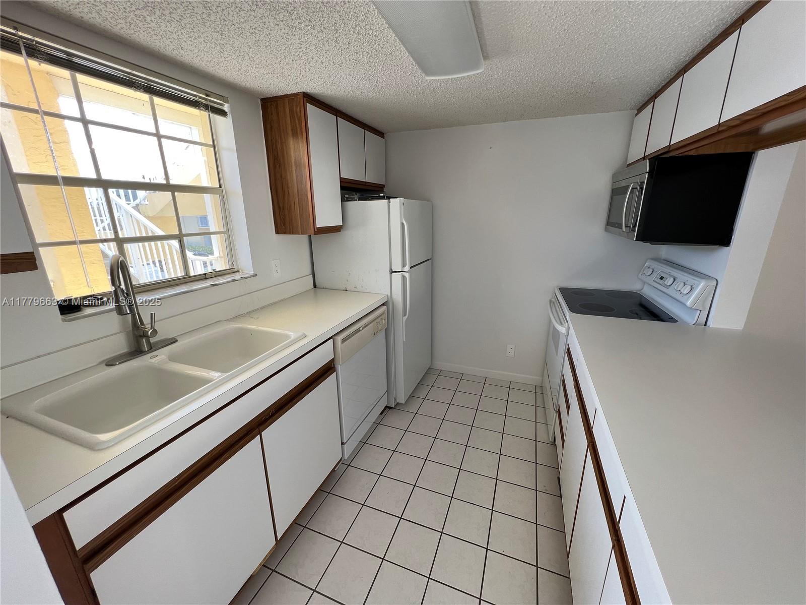 ADDISON POINTE AT BOCA RA - Residential Lease