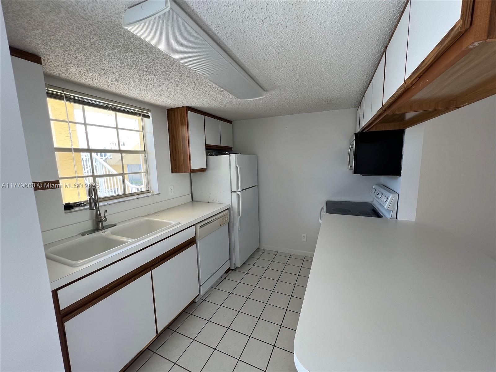 ADDISON POINTE AT BOCA RA - Residential Lease
