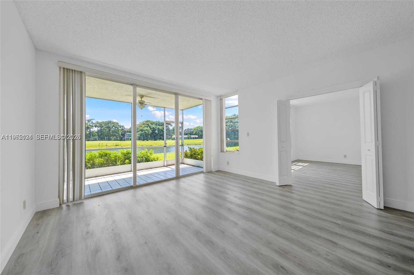 NO 102 PALM-AIRE COUNTRY - Residential