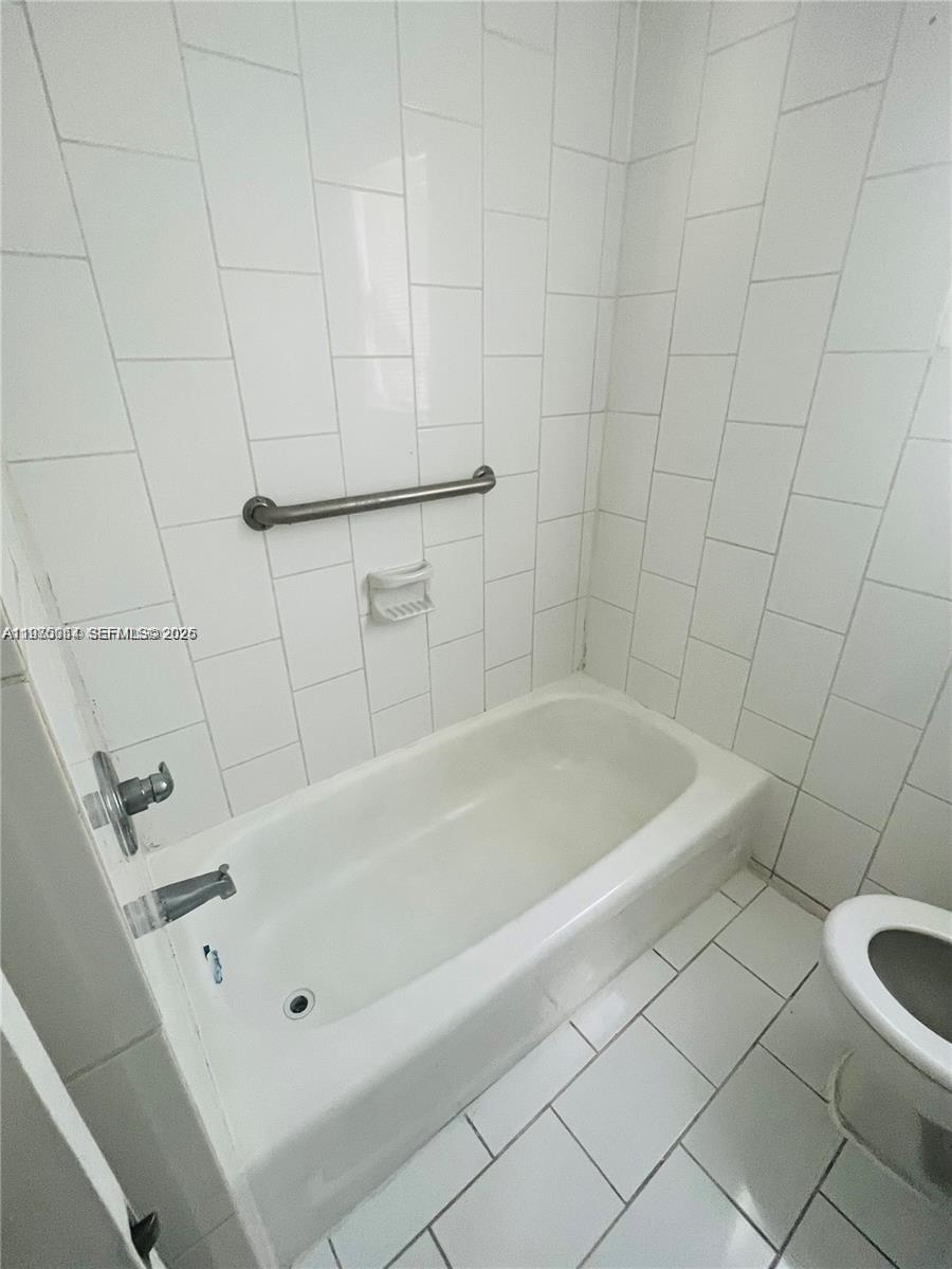 840 850 81 STREET CONDO - Residential Lease