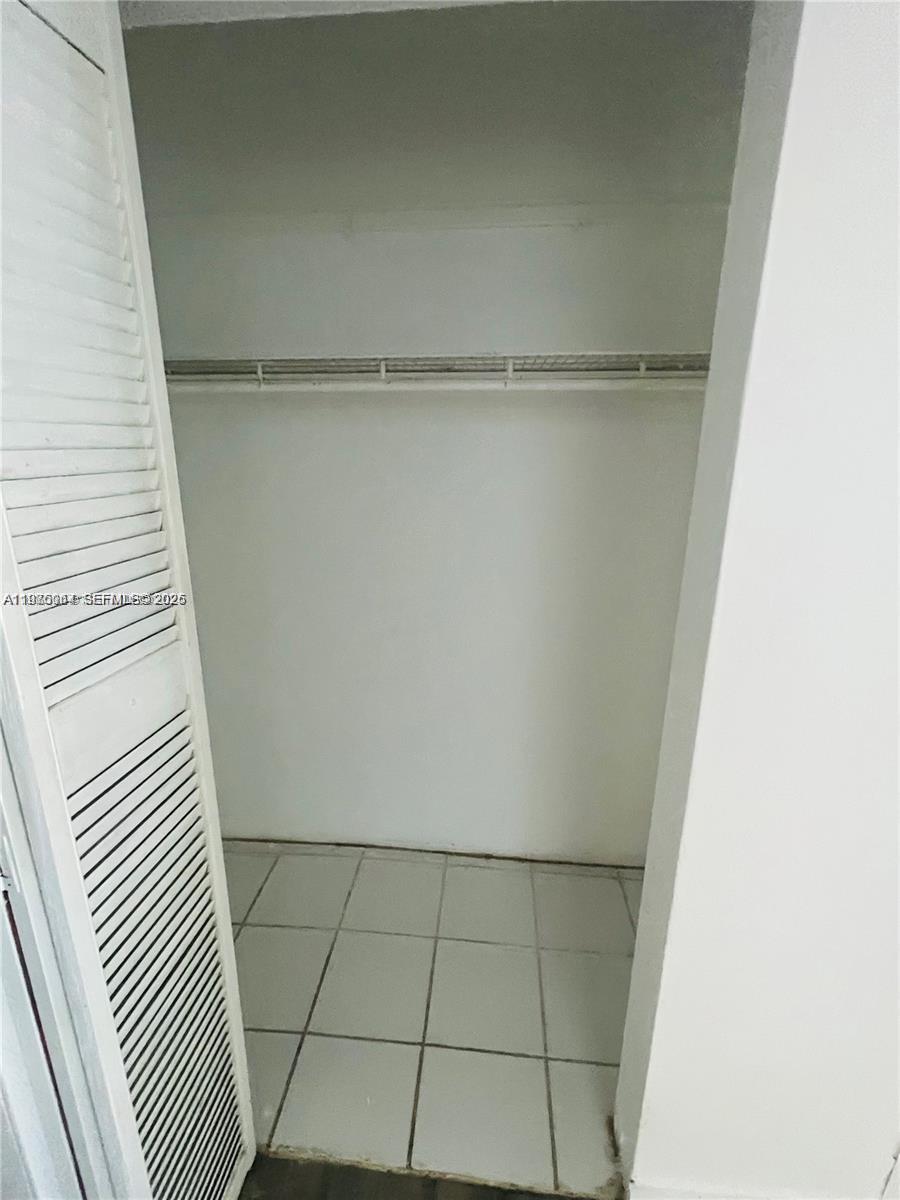 840 850 81 STREET CONDO - Residential Lease