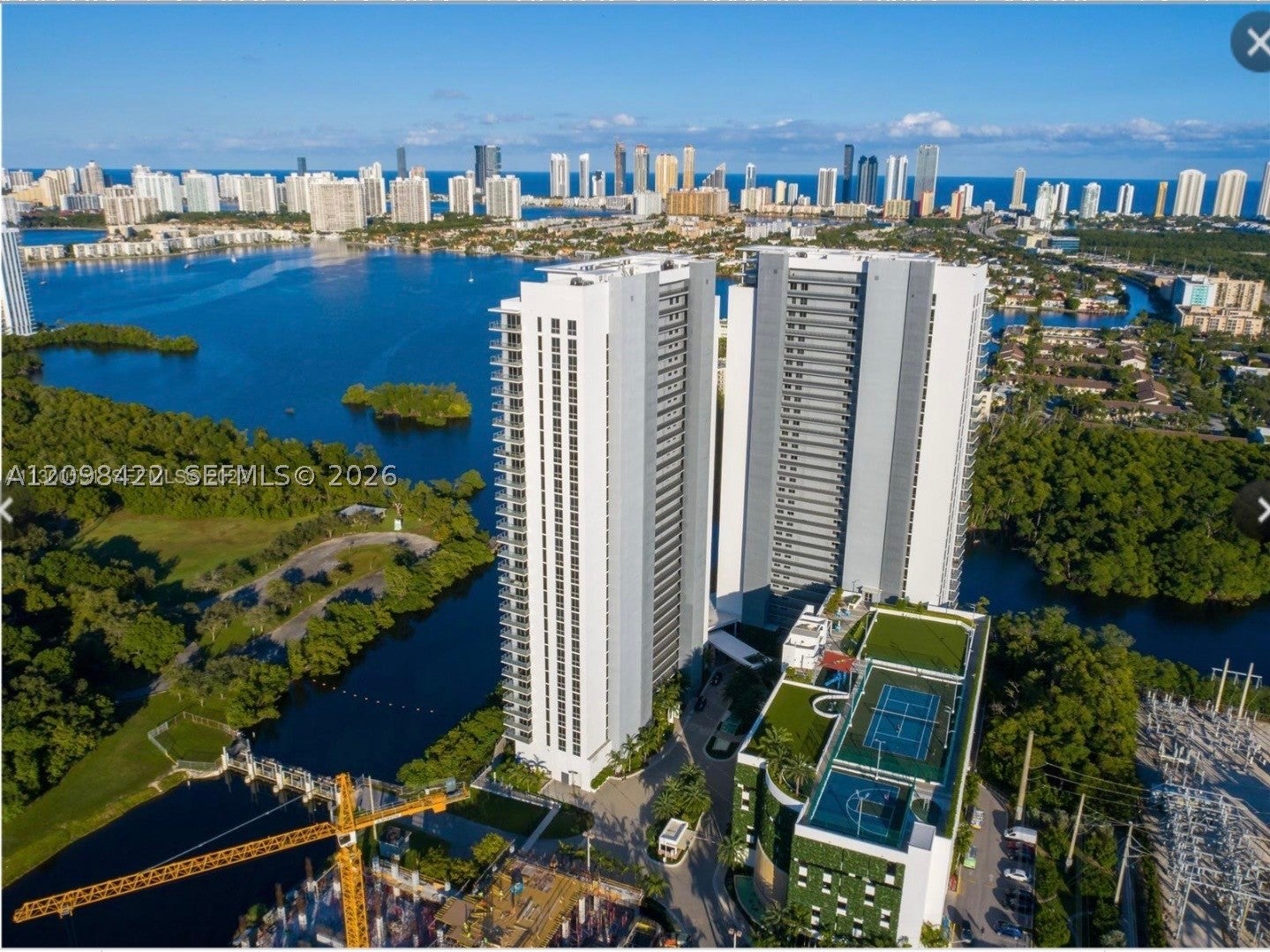 16385 Biscayne Blvd 1006