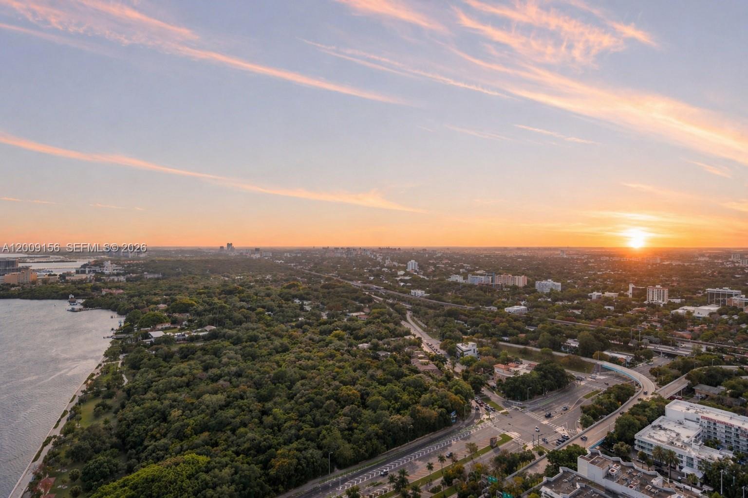 UNA Residences - Residential
