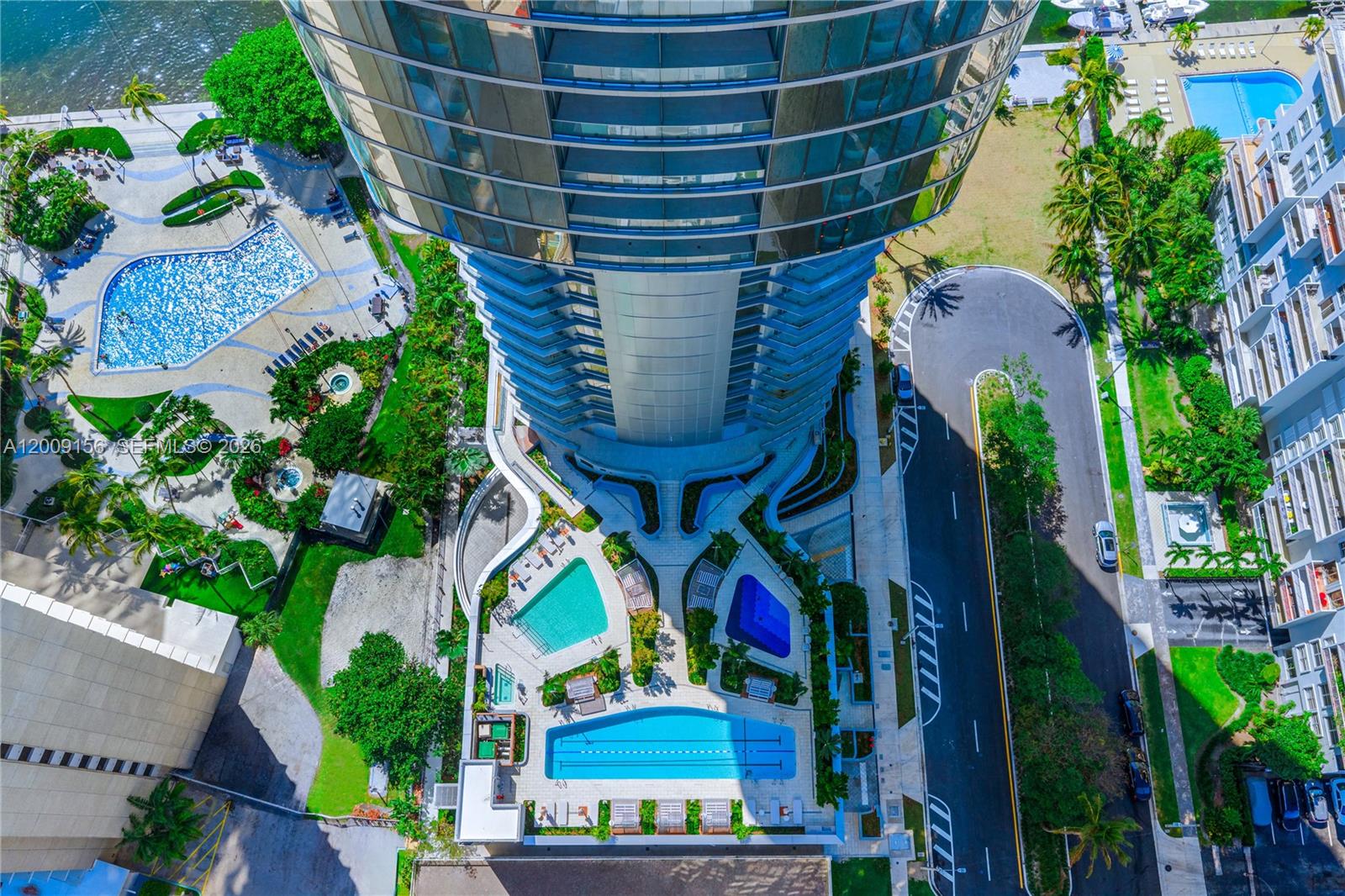 UNA Residences - Residential