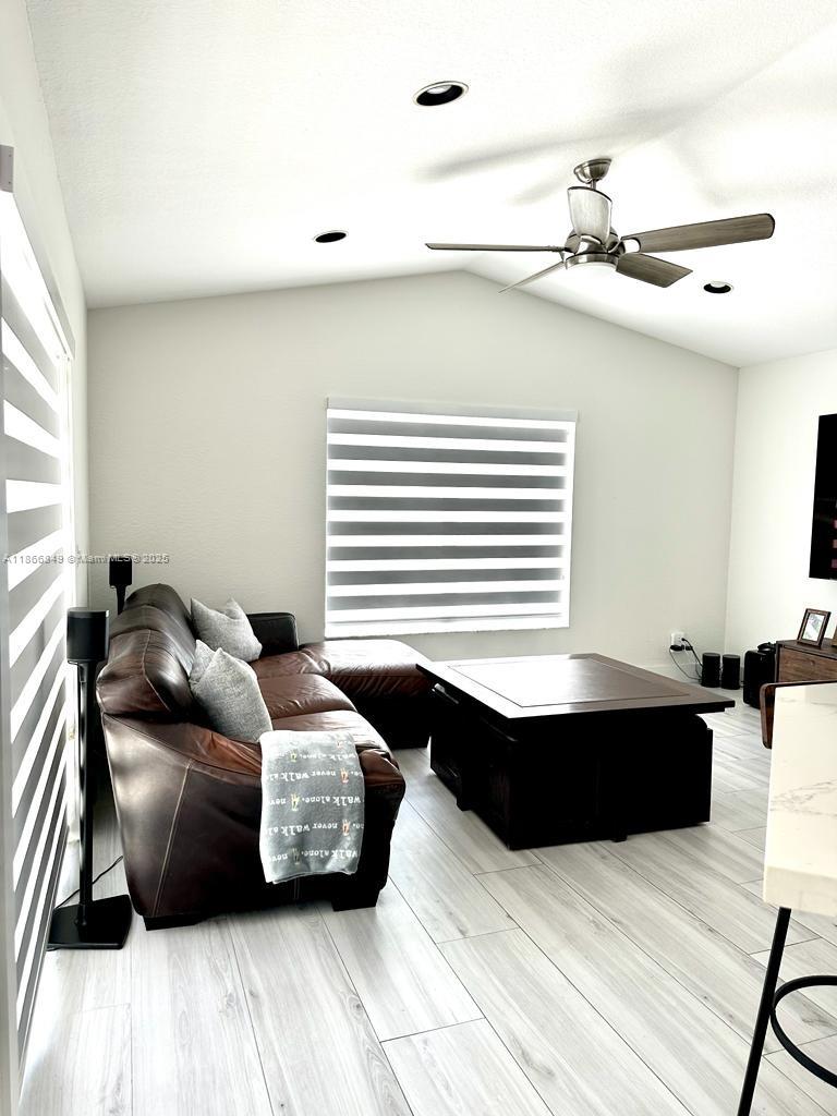 SILVER LAKES PHASE III - Residential Lease