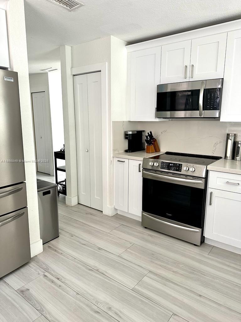 SILVER LAKES PHASE III - Residential Lease