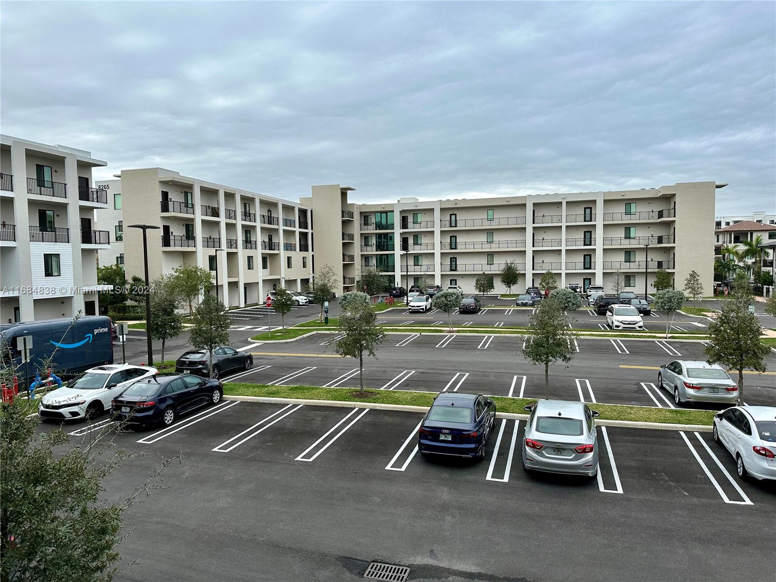 Property for Sale at 8265 Nw 41 St 205, Doral, Miami-Dade County, Florida - Bedrooms: 3 
Bathrooms: 2  - $500,000