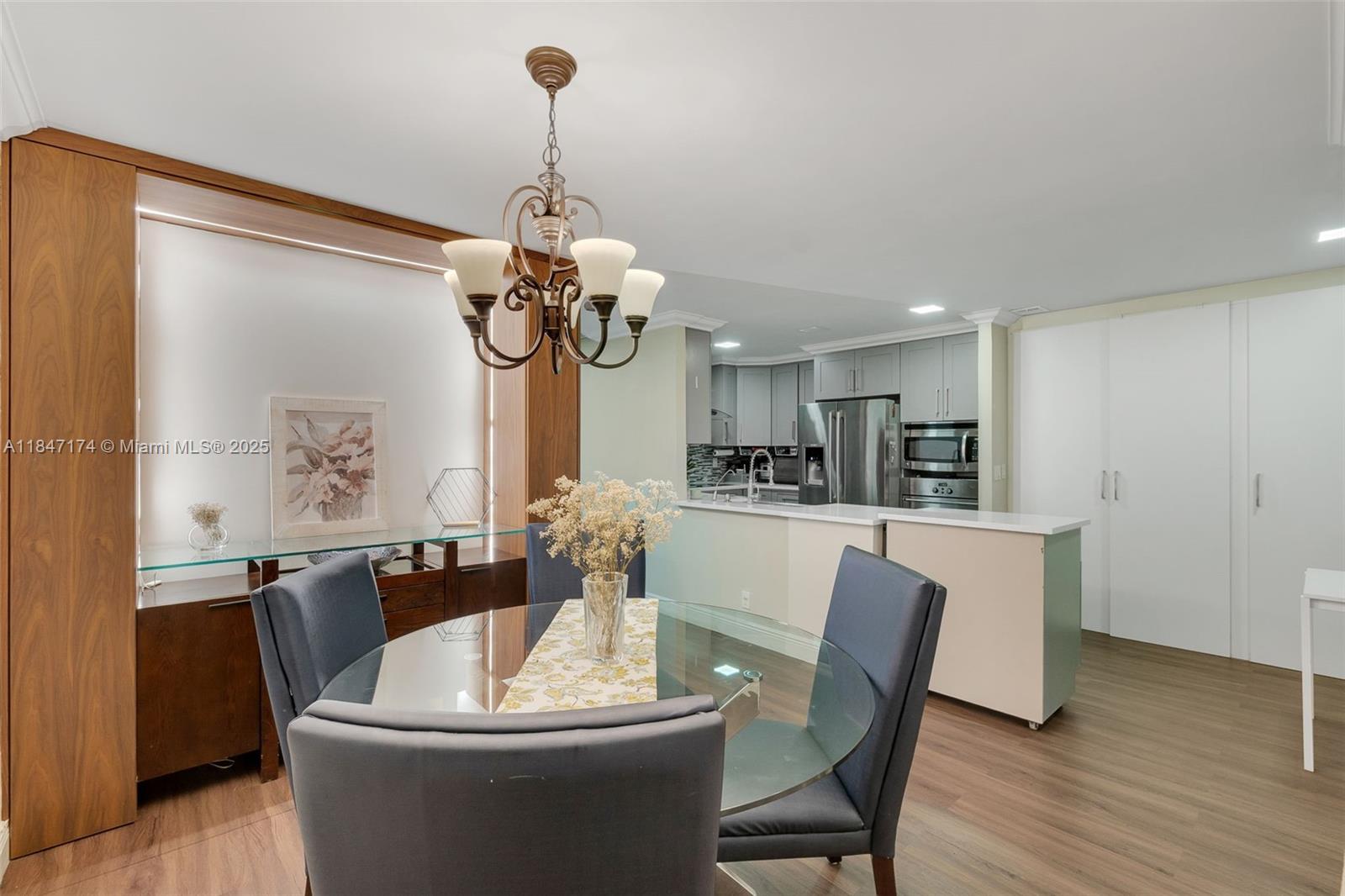 BLUE LAKE TOWNHOUSES COND - Residential