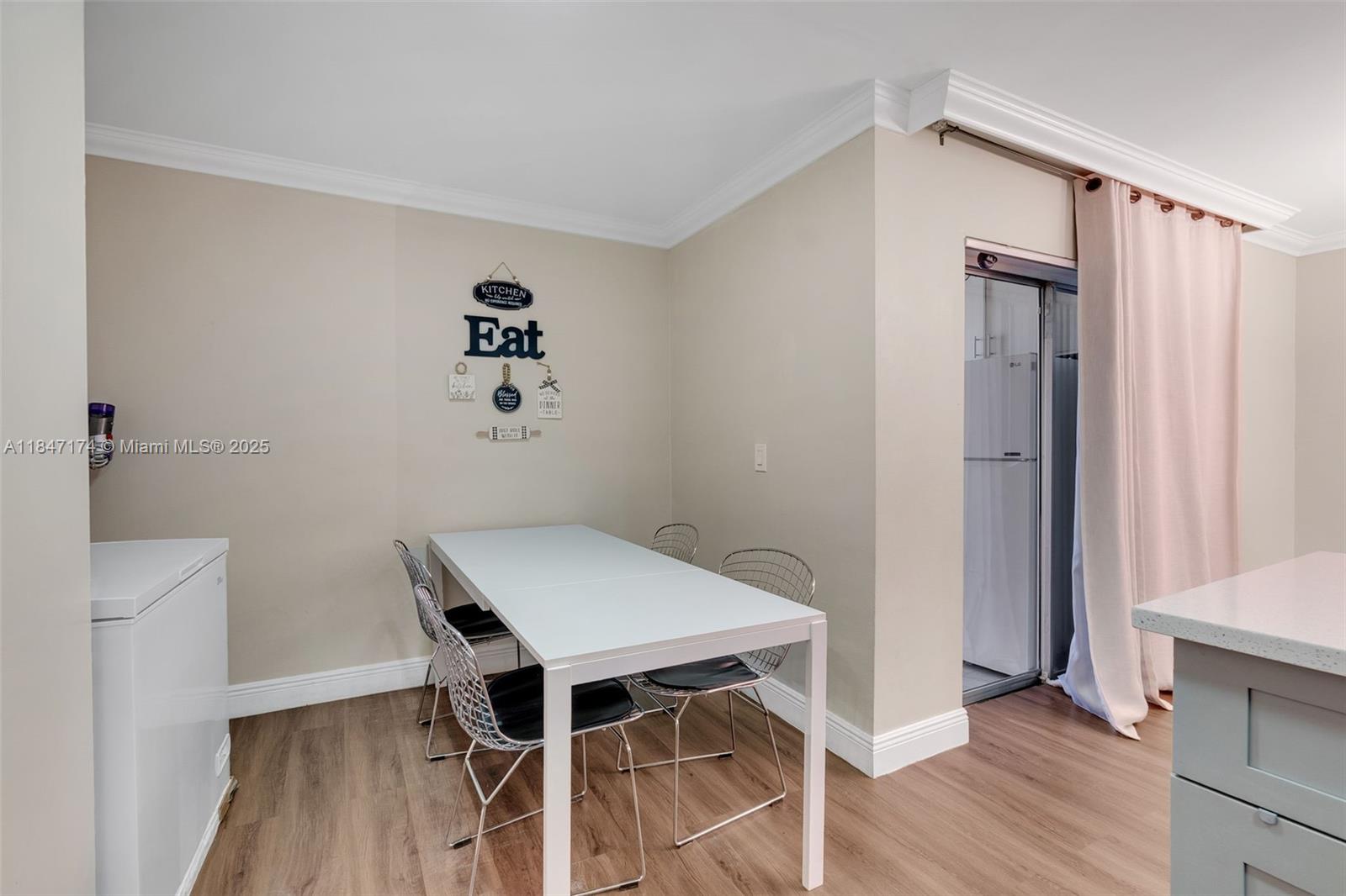 BLUE LAKE TOWNHOUSES COND - Residential