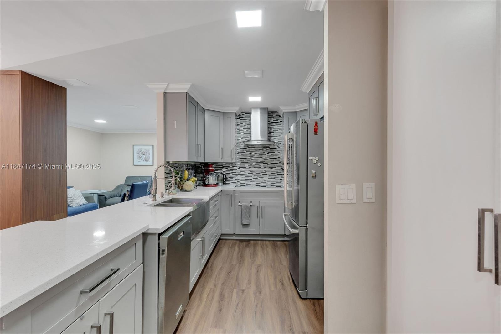 BLUE LAKE TOWNHOUSES COND - Residential