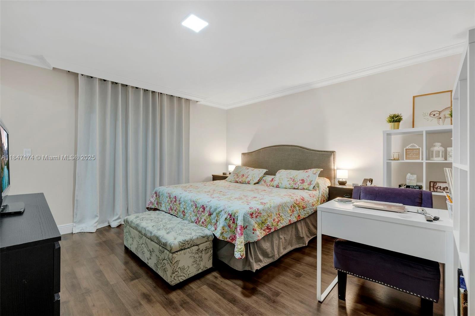 BLUE LAKE TOWNHOUSES COND - Residential