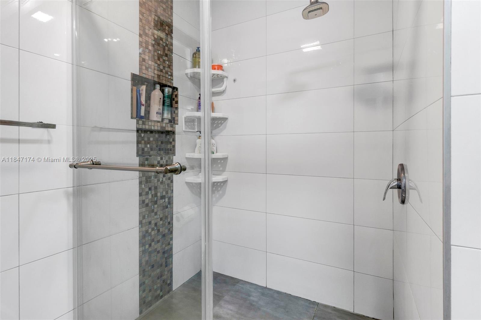 BLUE LAKE TOWNHOUSES COND - Residential