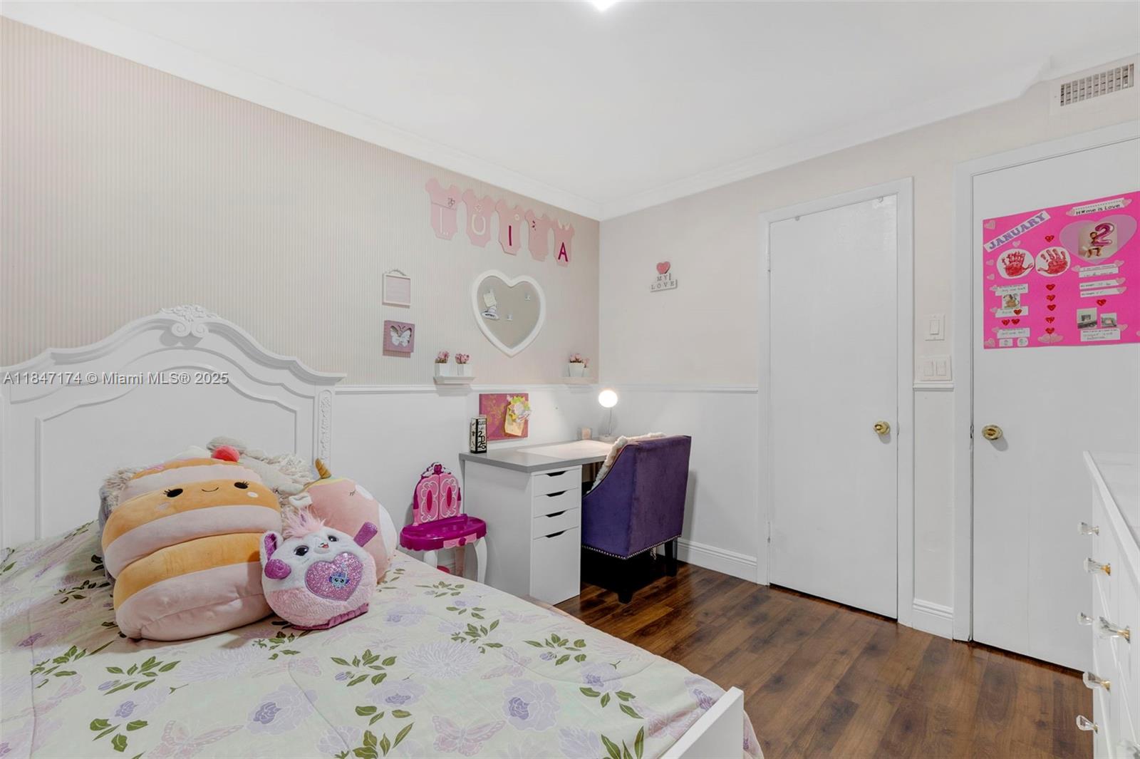 BLUE LAKE TOWNHOUSES COND - Residential