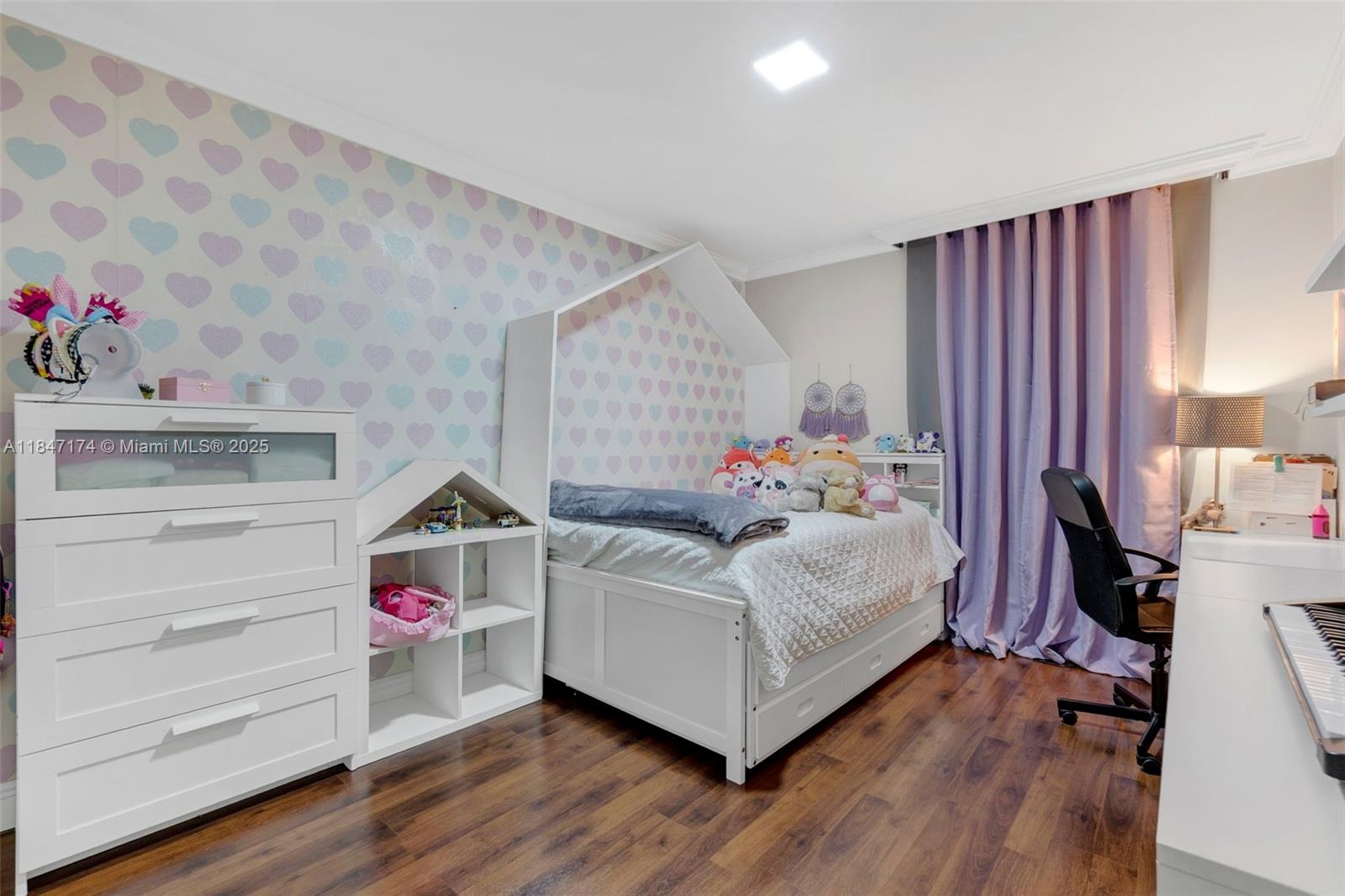 BLUE LAKE TOWNHOUSES COND - Residential