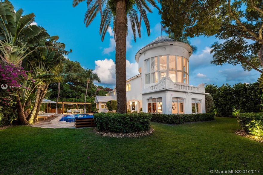 Stunning Modern Deco home built by famous architect Robert Law Weed. Home is fully renovated & offers modern kitchen w/ high-end appl., sun-drenched living room w/ full bar, formal dining, & luxe master w/ 15-foot ceilings, mini-loft/office, & walk-in closets. DuChateau walnut floors thru-out, Control4 System, & impact windows. Lushly landscaped backyard w/ heated mosaic-tile pool, summer kitchen & TV. Totally secluded w/ high hedges, manicured w/ turf-block swale, generator, 1-car garage & 1-car carport.