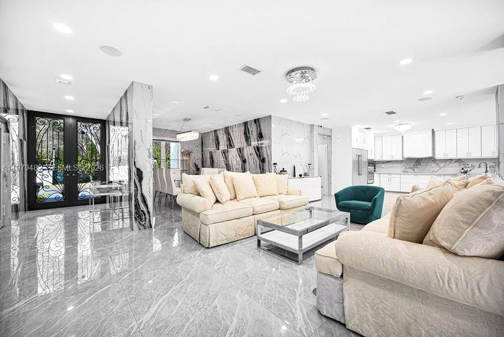 SUNILAND ESTATES - Residential Lease