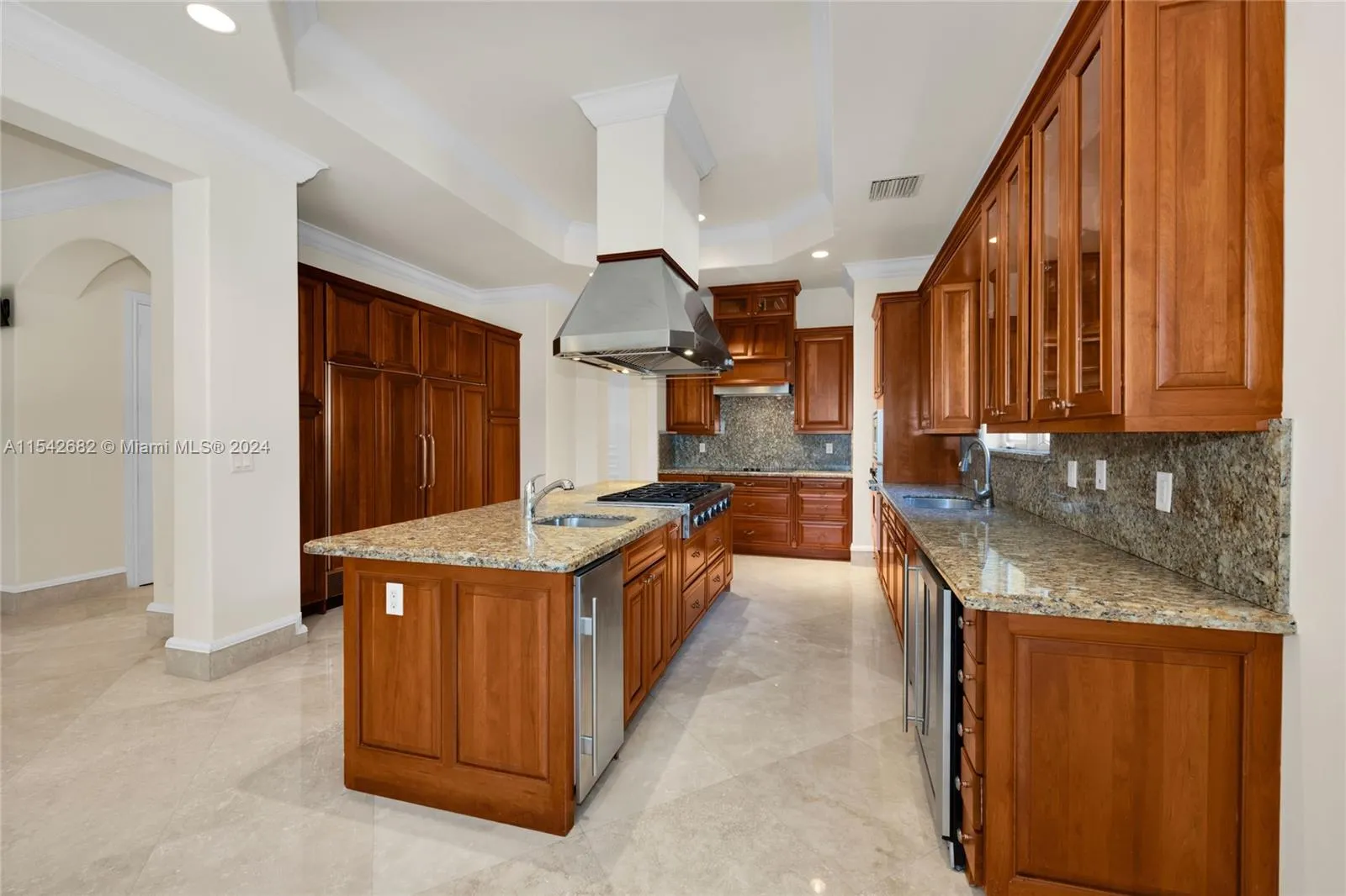 Miami, Florida 33155, United States, 6 Bedrooms Bedrooms, ,8 BathroomsBathrooms,Residential,Active,63747