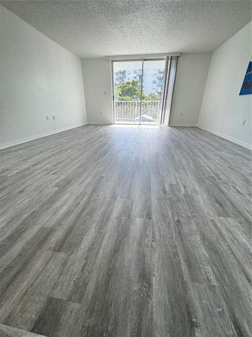 BRIGHT STUDIO IN NORTH MIAMI.LAMINATE FLOORS. NEW CENTRAL AC. STORAGE PLACE.POOL VIEW, READY TO MOVE IN!!! EASY TO SHOW CALL LISTING AGENT 1 ASSIGNED PARKING FENCED COMMUNITY LAUNDRY ONSITE INTERCOM