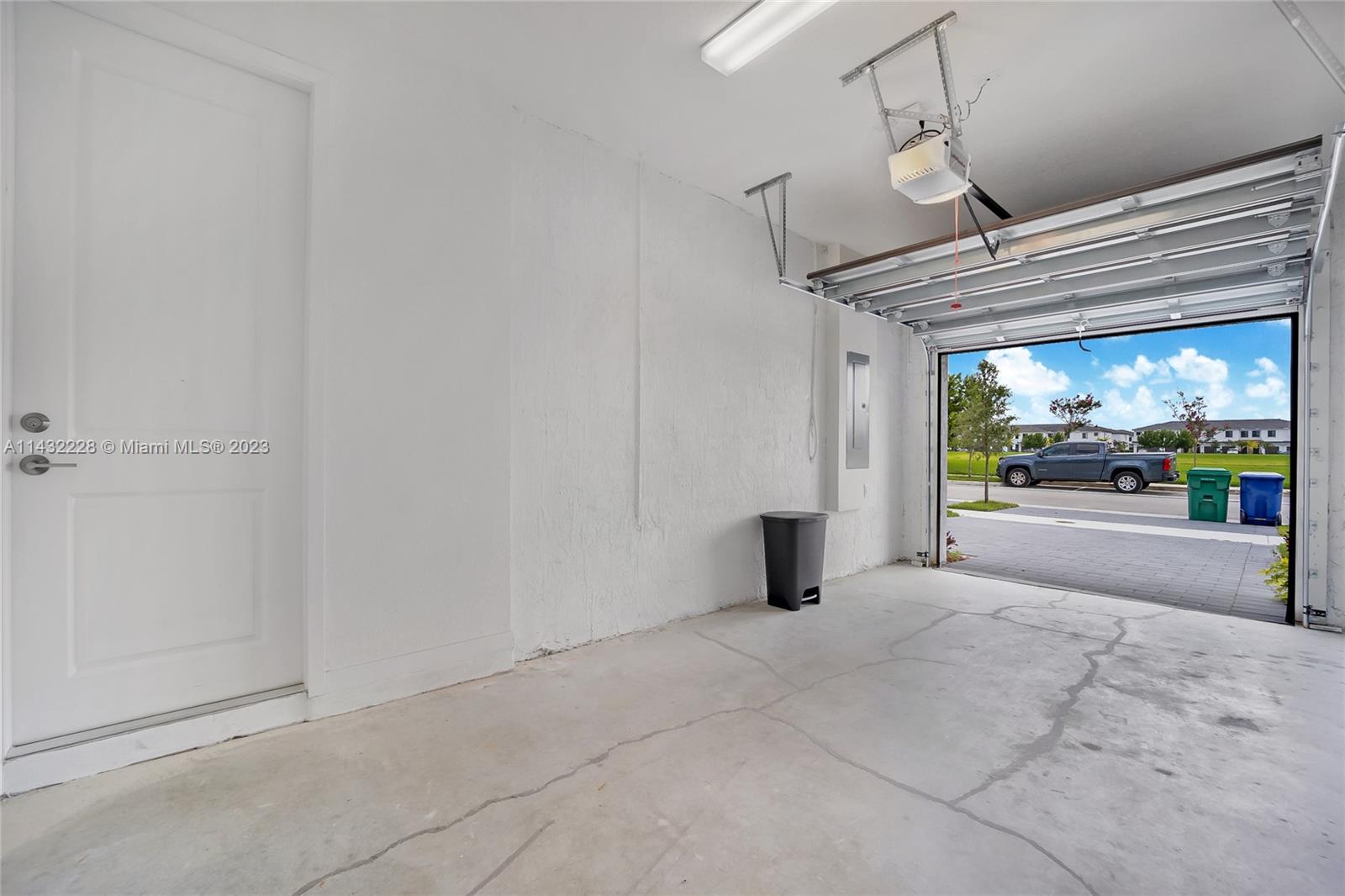 MC RESIDENTIAL - Residential Lease