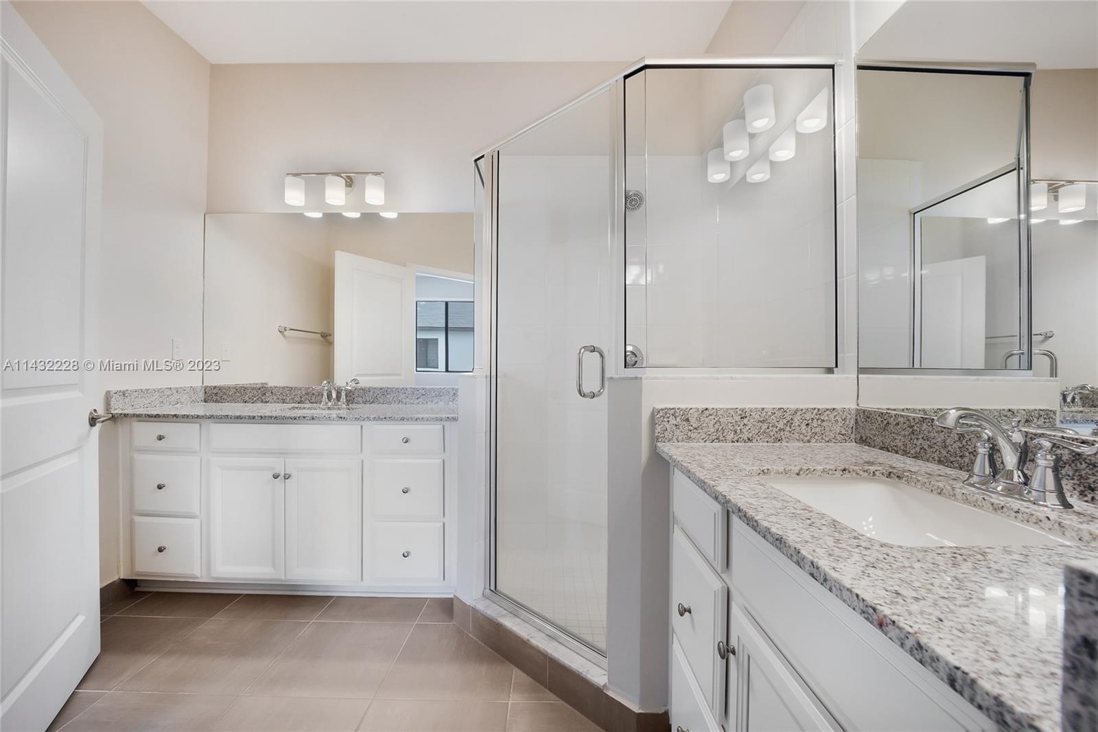 MC RESIDENTIAL - Residential Lease