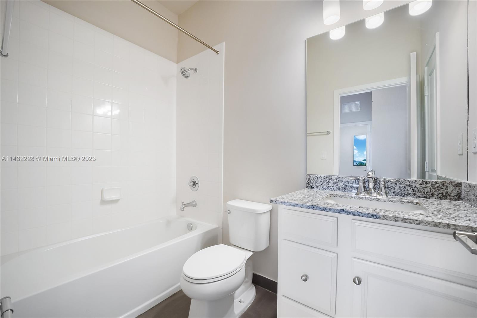 MC RESIDENTIAL - Residential Lease