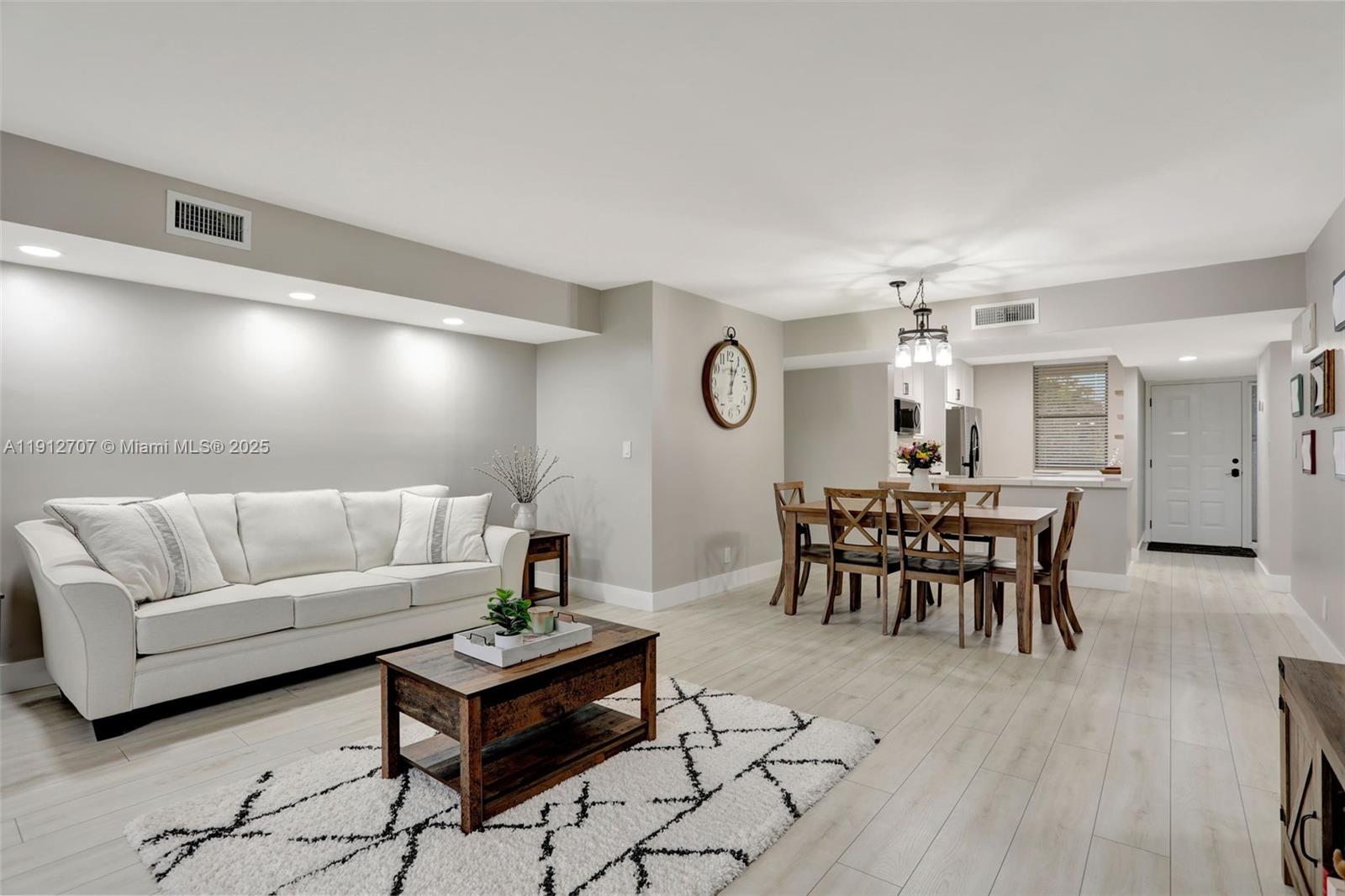 APPLEWOOD VILLAGE I-B CON - Residential