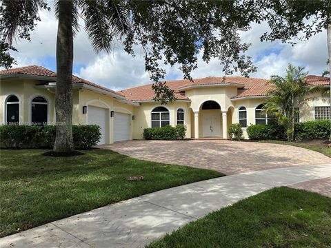 2273 Phoenix Ave Davie FL 33324