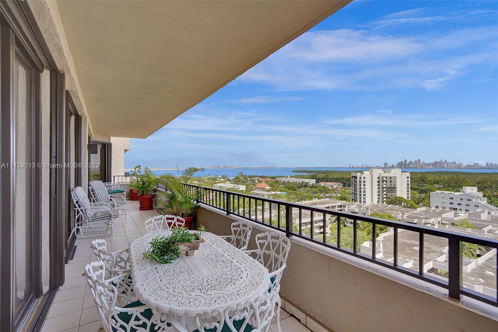 THE EMERALDBAY @ KEY COLO - Residential