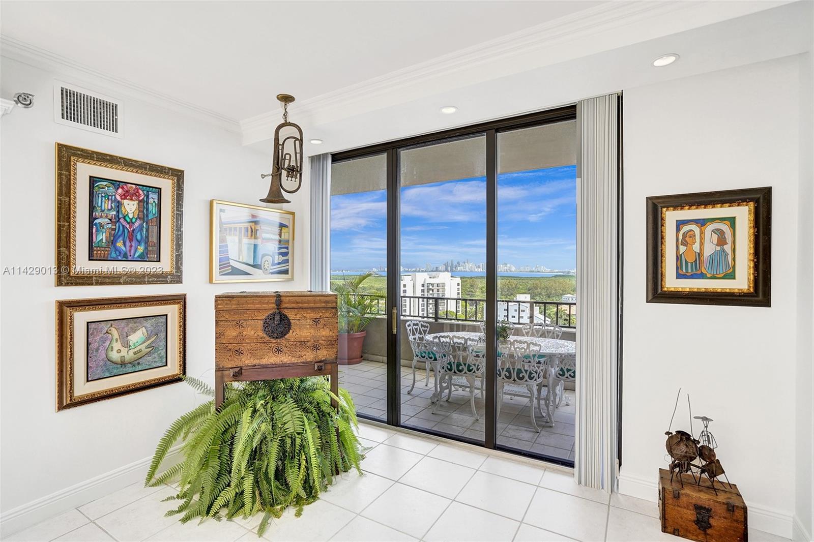 THE EMERALDBAY @ KEY COLO - Residential