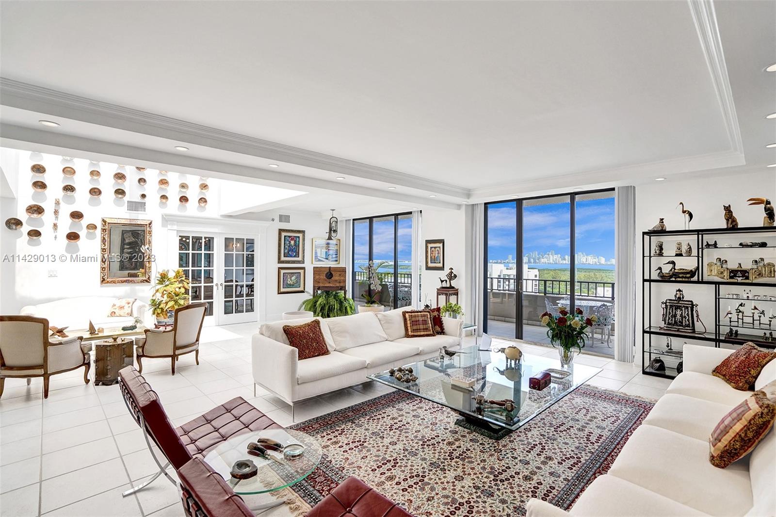 THE EMERALDBAY @ KEY COLO - Residential