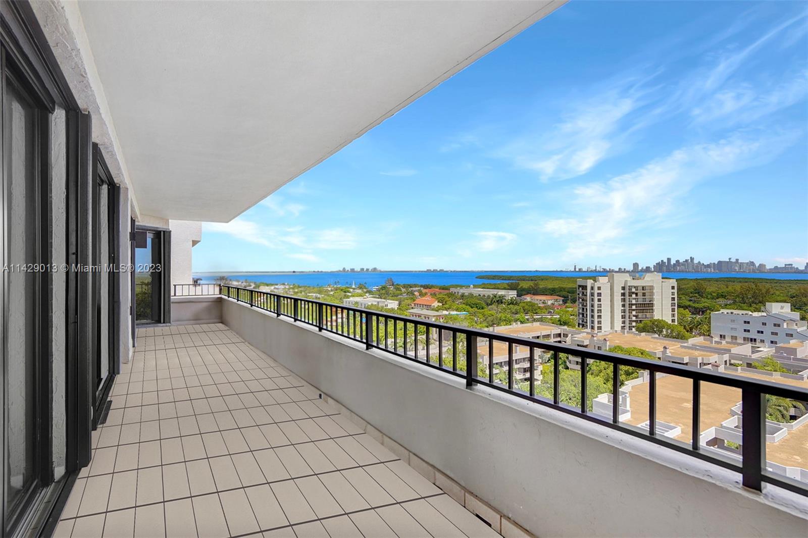 THE EMERALDBAY @ KEY COLO - Residential