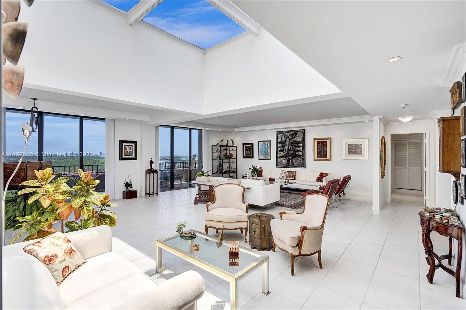 THE EMERALDBAY @ KEY COLO - Residential