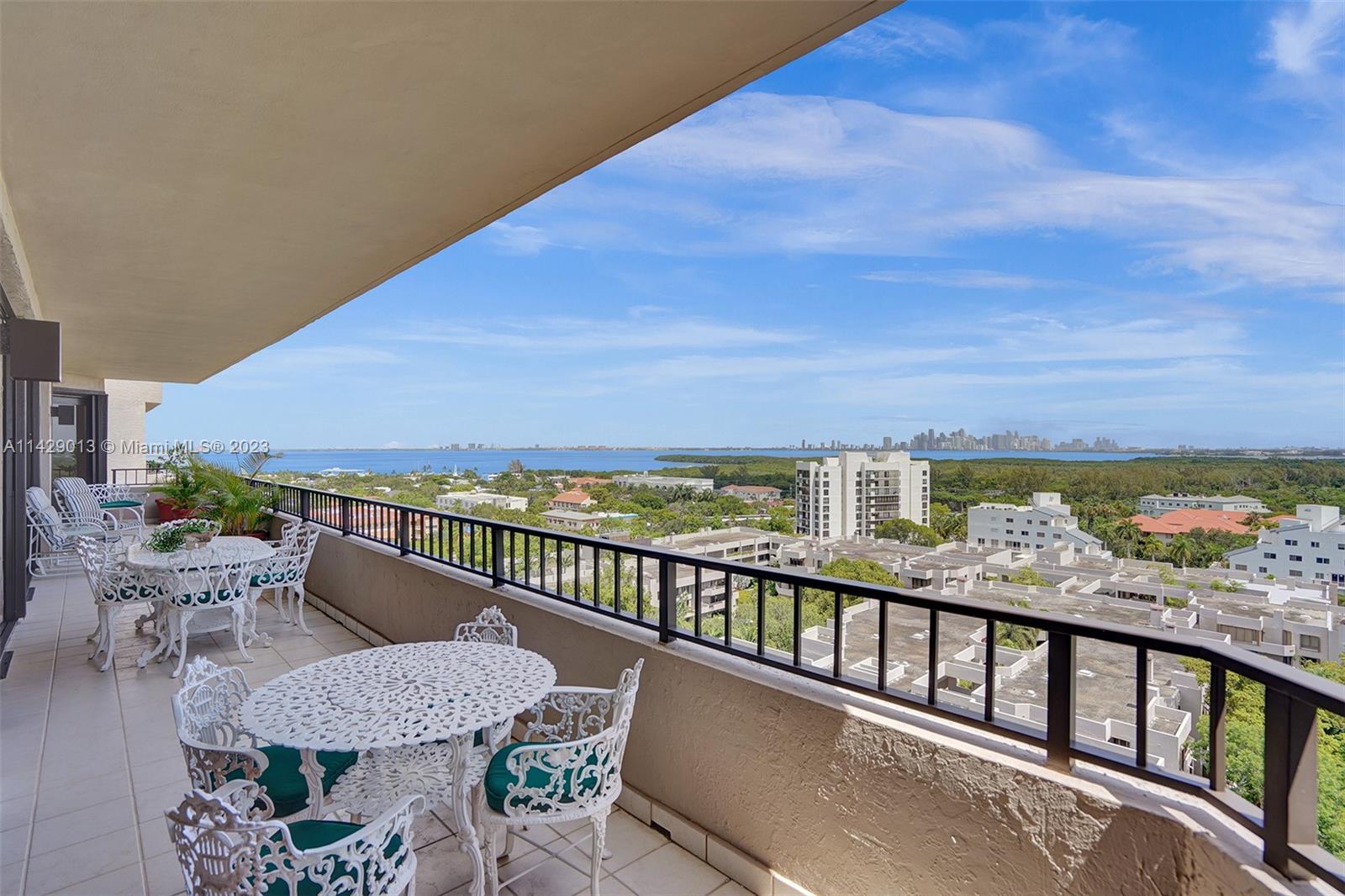 THE EMERALDBAY @ KEY COLO - Residential