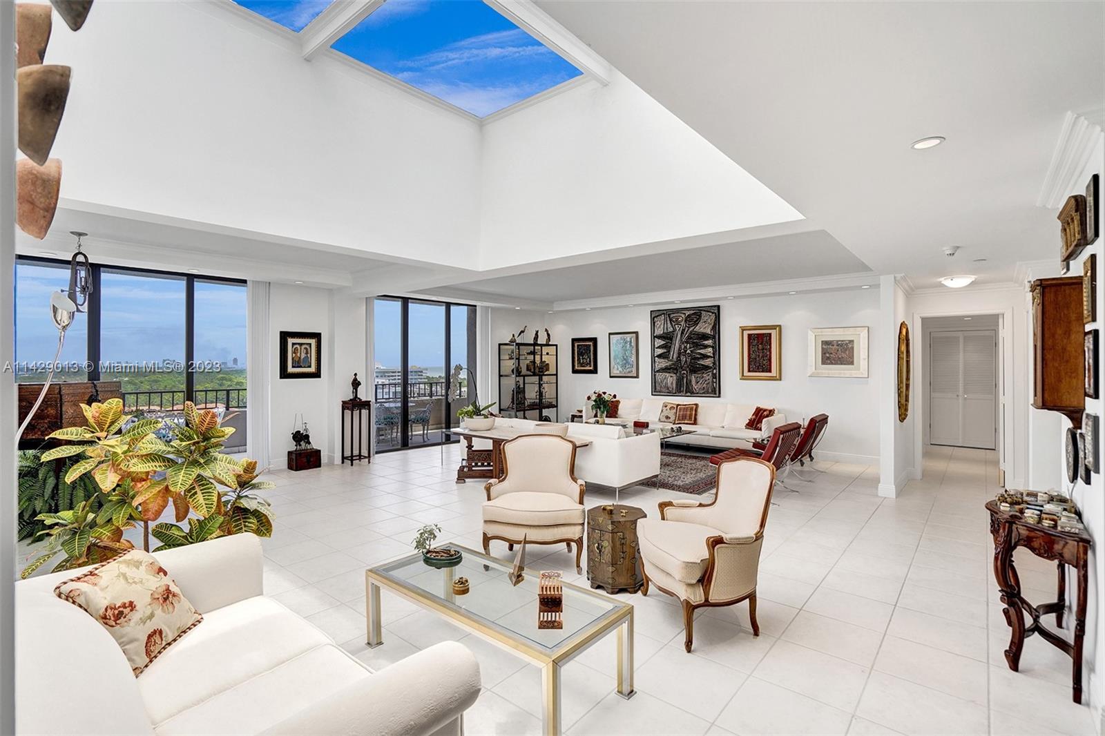 THE EMERALDBAY @ KEY COLO - Residential