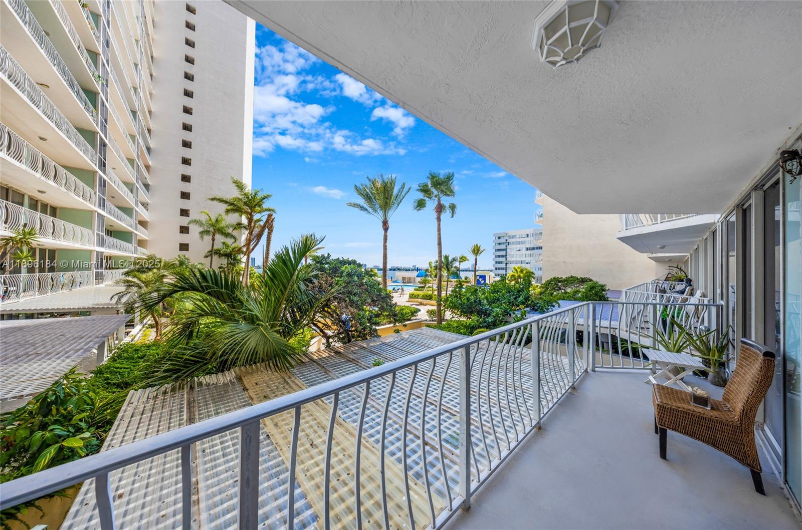 THE GRANDVIEW PALACE COND - Residential