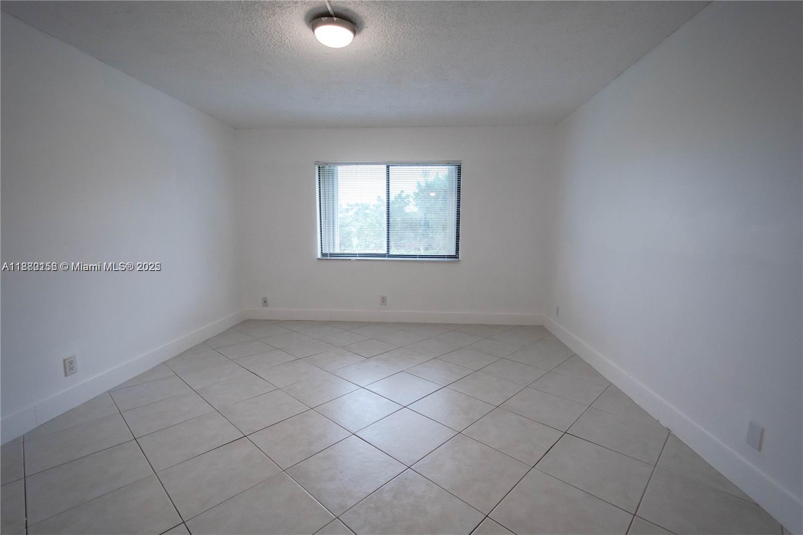 GARDENS AT BONAVENTURE 14 - Residential Lease