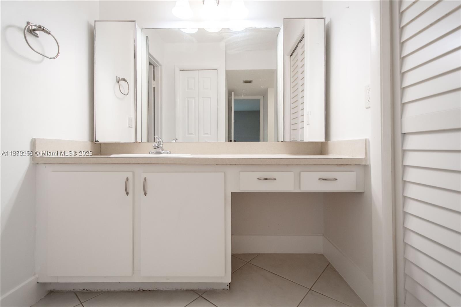 GARDENS AT BONAVENTURE 14 - Residential Lease