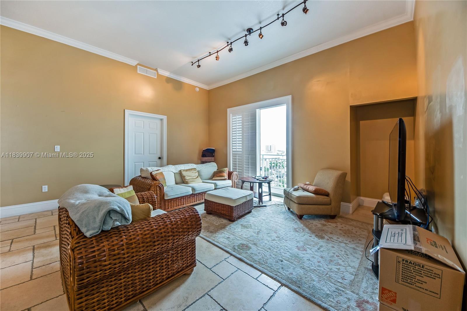 7270 SW 88th St B706