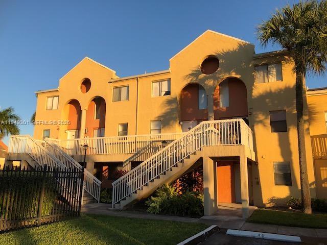 VILLAS AT LAKEVIEW CONDO - Residential Lease