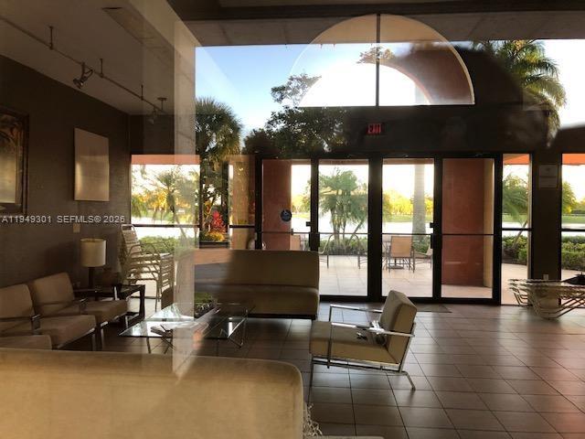 VILLAS AT LAKEVIEW CONDO - Residential Lease