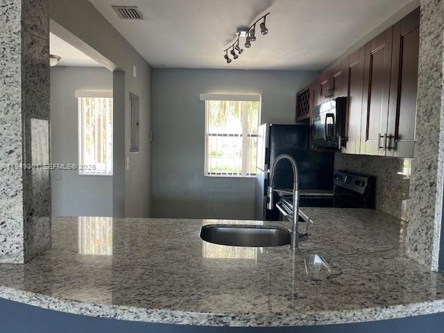 VILLAS AT LAKEVIEW CONDO - Residential Lease