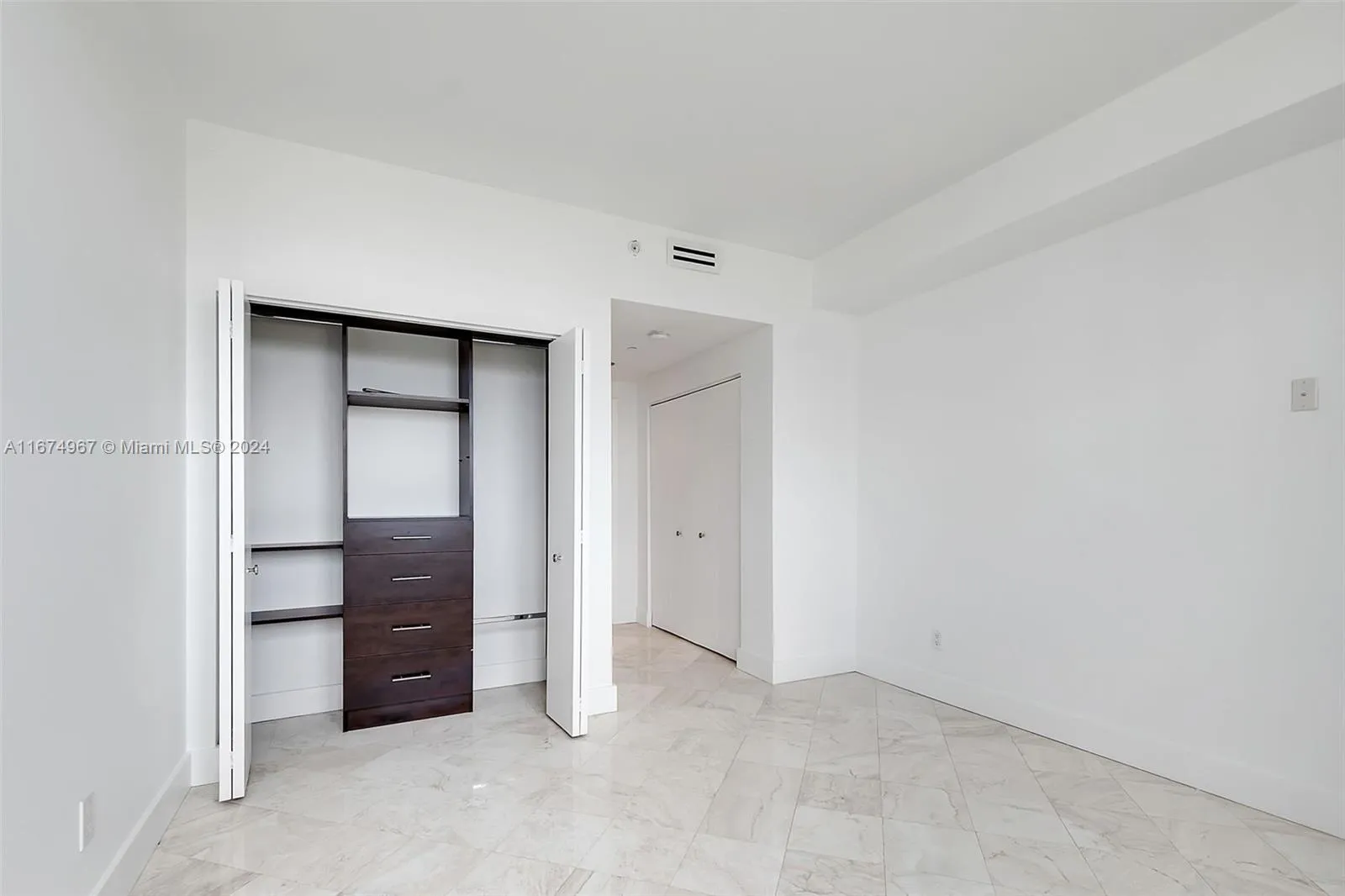 Miami, Florida 33129, United States, 2 Bedrooms Bedrooms, ,2 BathroomsBathrooms,Residential,Active,39309