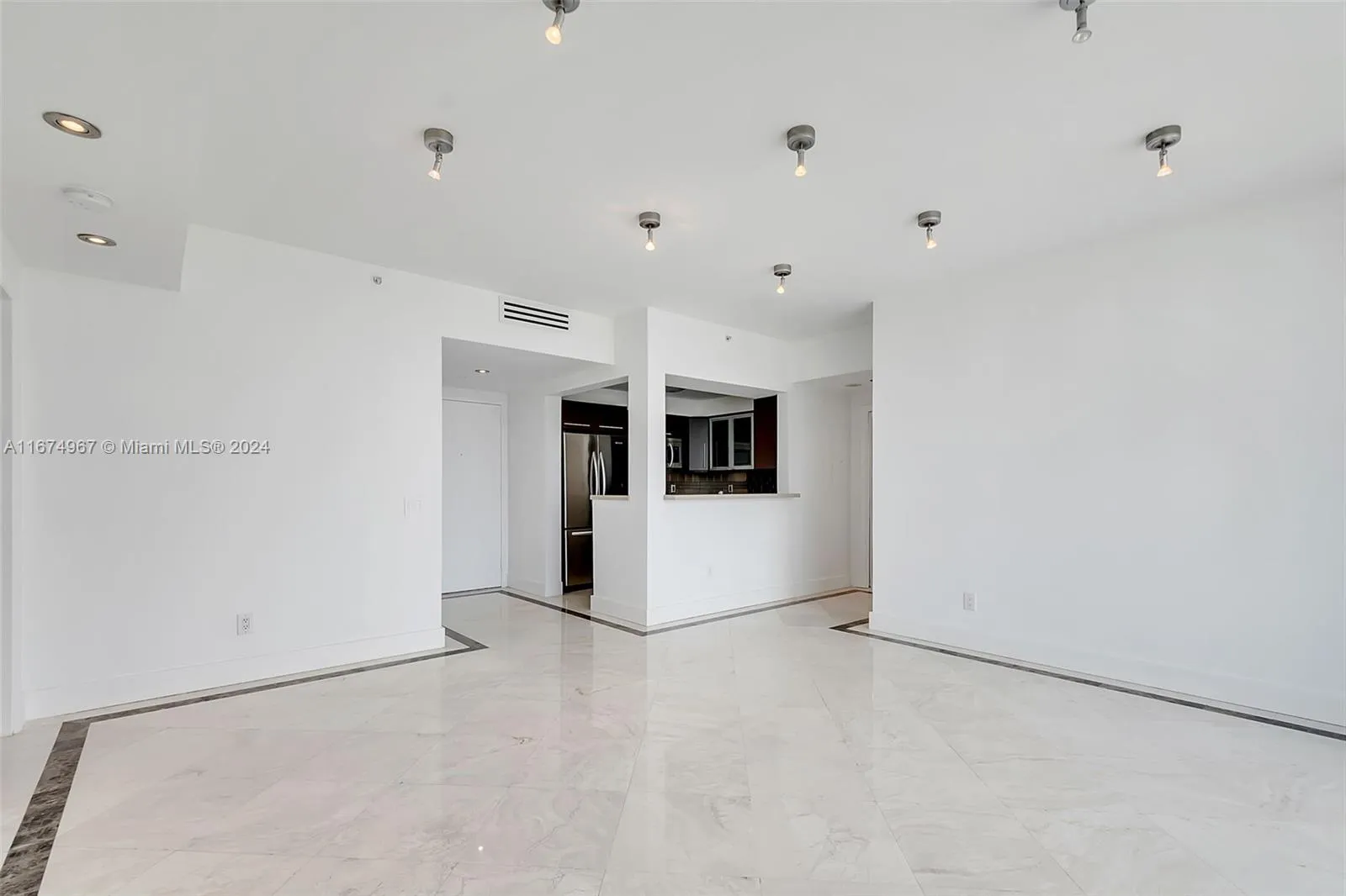 Miami, Florida 33129, United States, 2 Bedrooms Bedrooms, ,2 BathroomsBathrooms,Residential,Active,39309