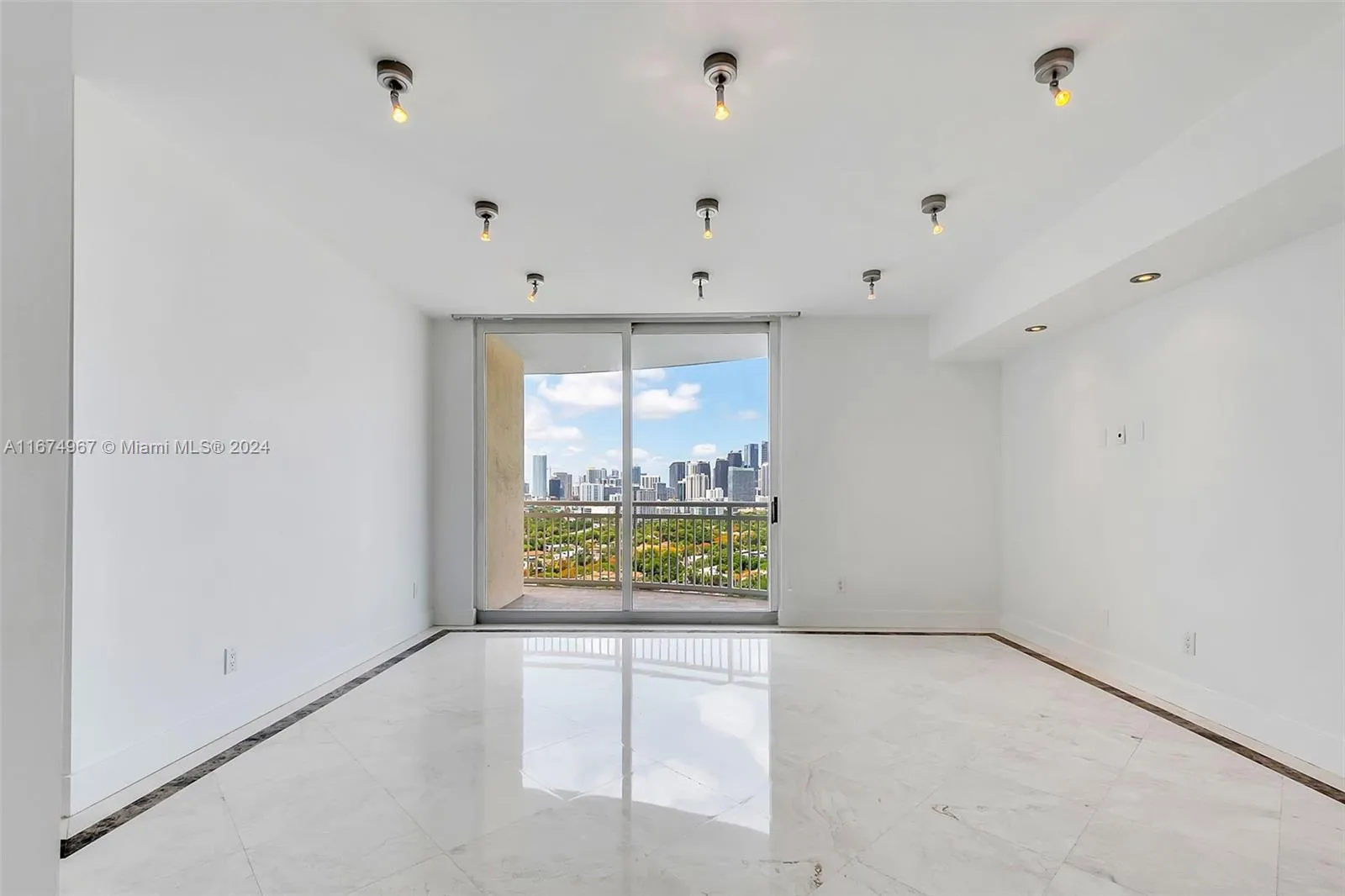 Miami, Florida 33129, United States, 2 Bedrooms Bedrooms, ,2 BathroomsBathrooms,Residential,Active,39309