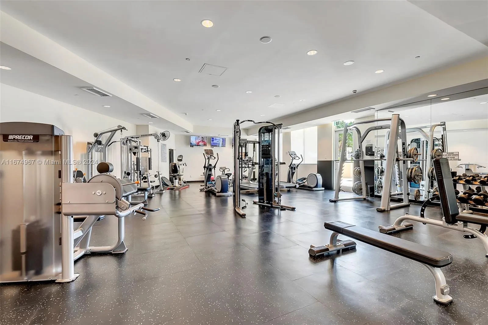 Miami, Florida 33129, United States, 2 Bedrooms Bedrooms, ,2 BathroomsBathrooms,Residential,Active,39309