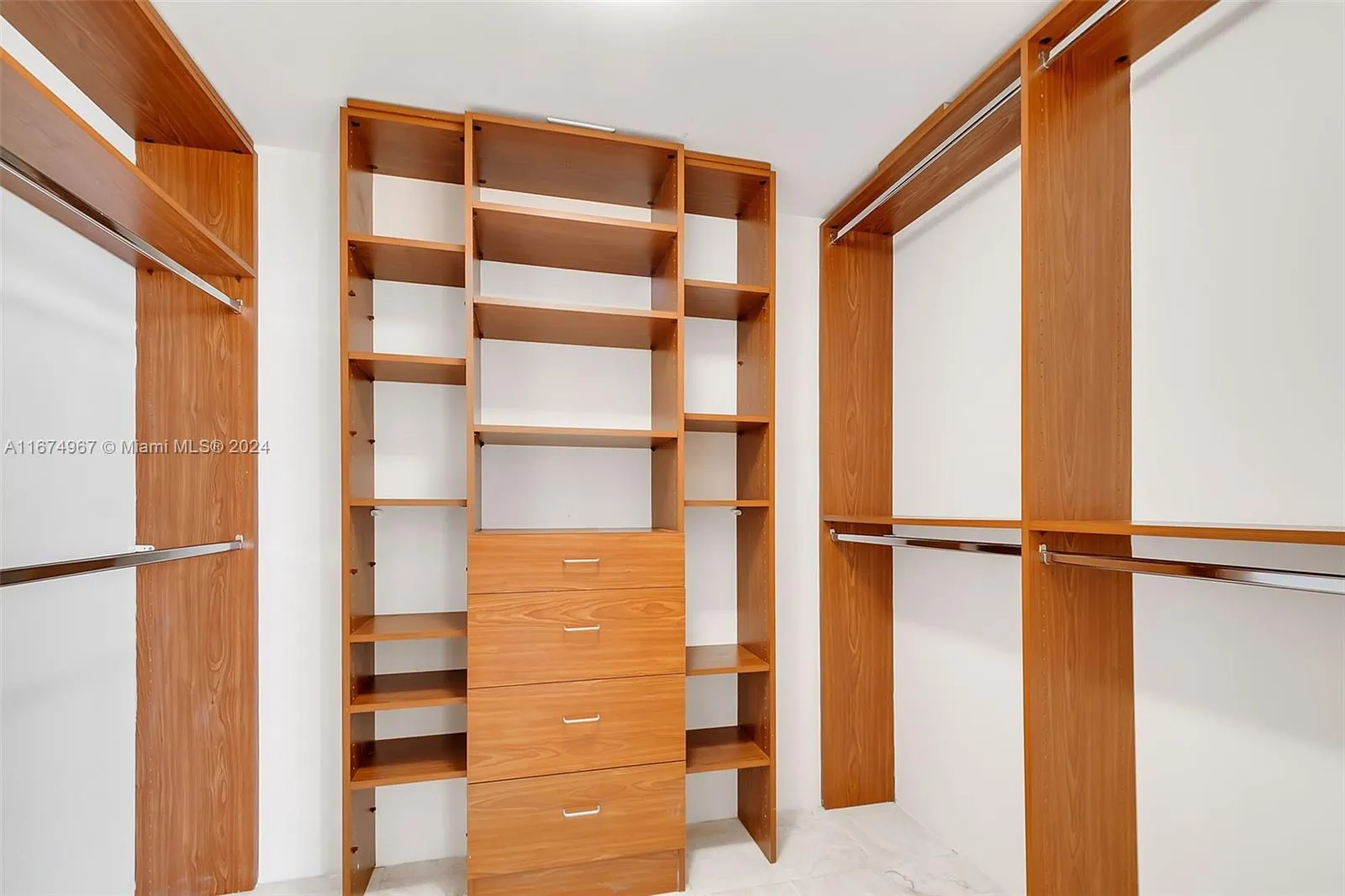 Miami, Florida 33129, United States, 2 Bedrooms Bedrooms, ,2 BathroomsBathrooms,Residential,Active,39309