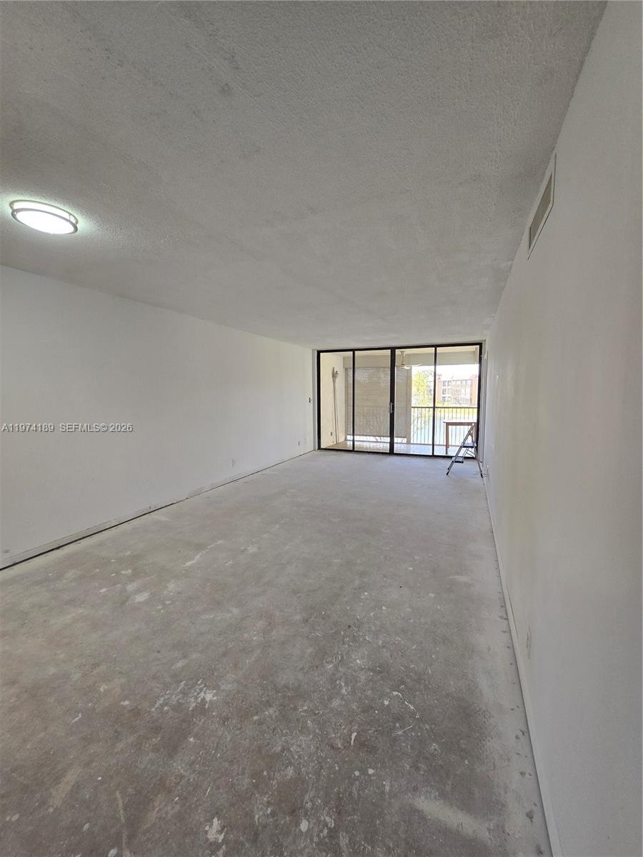 5920 Coral Lake Dr 208