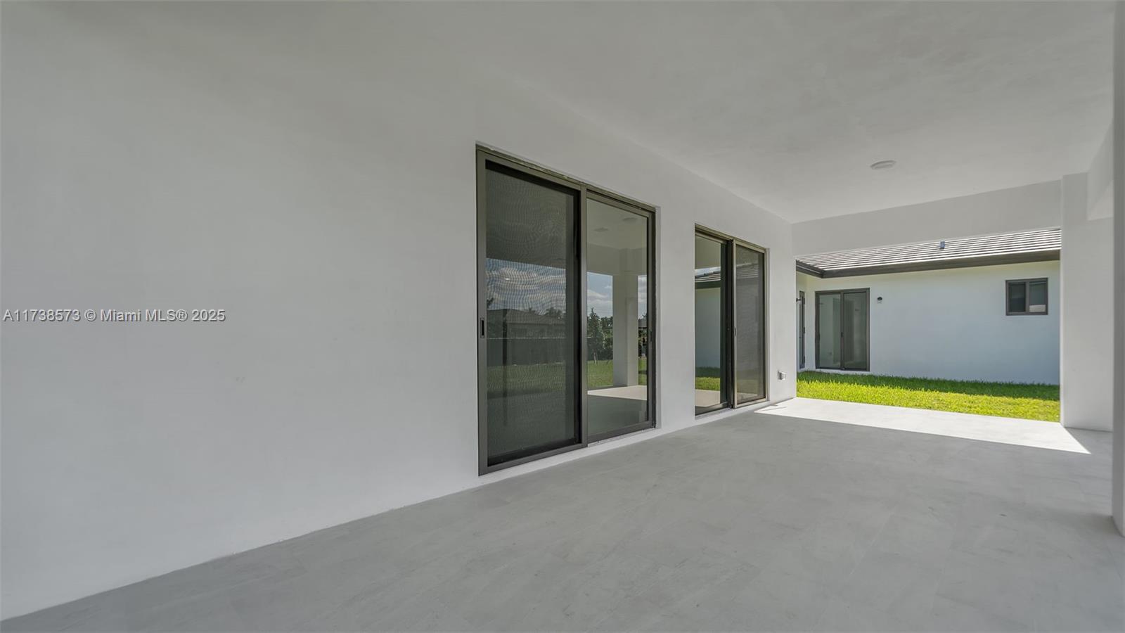 GRIFFING SILVER PALM - Residential