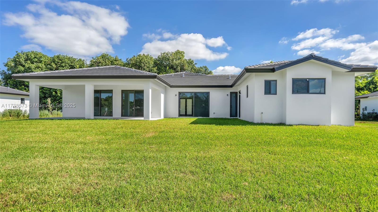 GRIFFING SILVER PALM - Residential