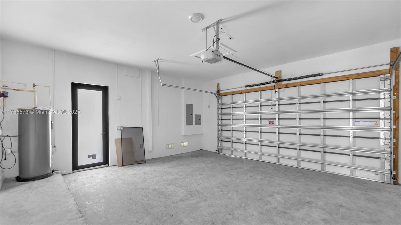 GRIFFING SILVER PALM - Residential